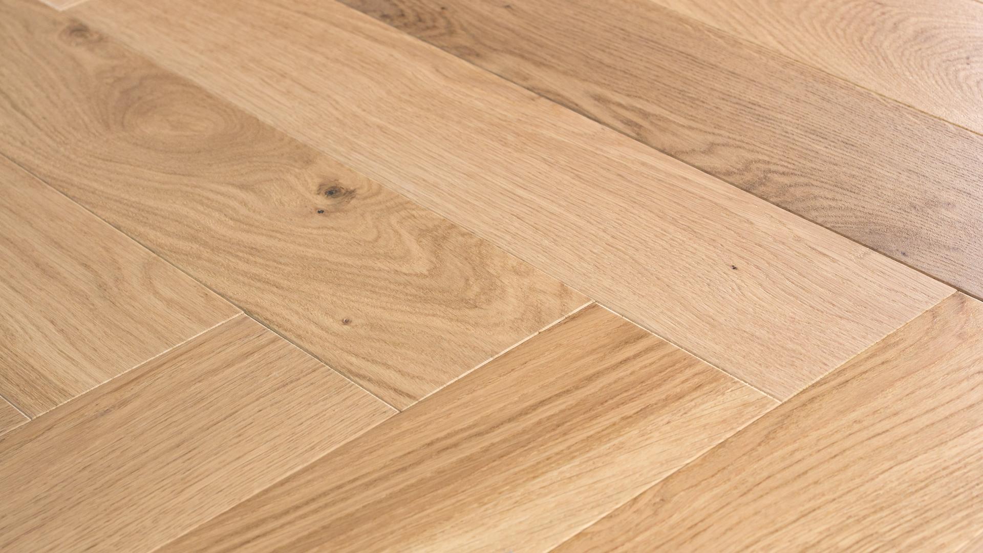 sammys-designer-flooring-engineered-hardwood-bespoke-brushed-oak-gold-hill-herringbone-2